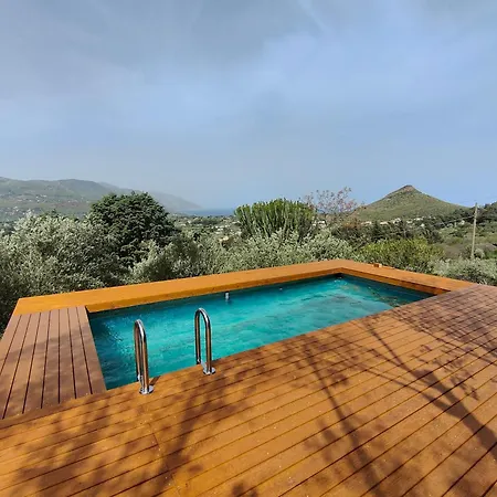 Hybiscus Con Piscina